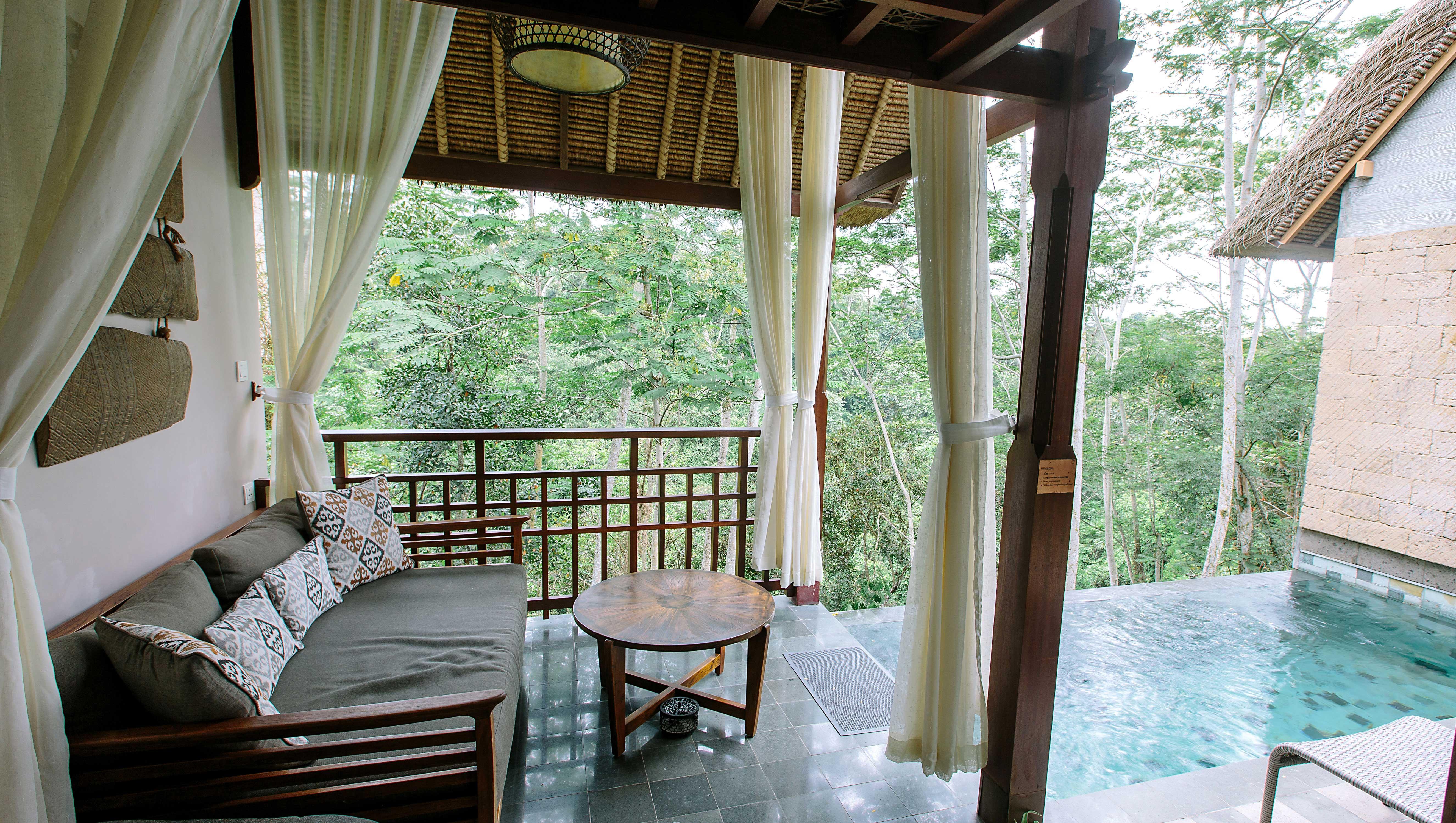 Tejaprana Resort & Spa Ubud Exteriér fotografie A view of the pool at the resort