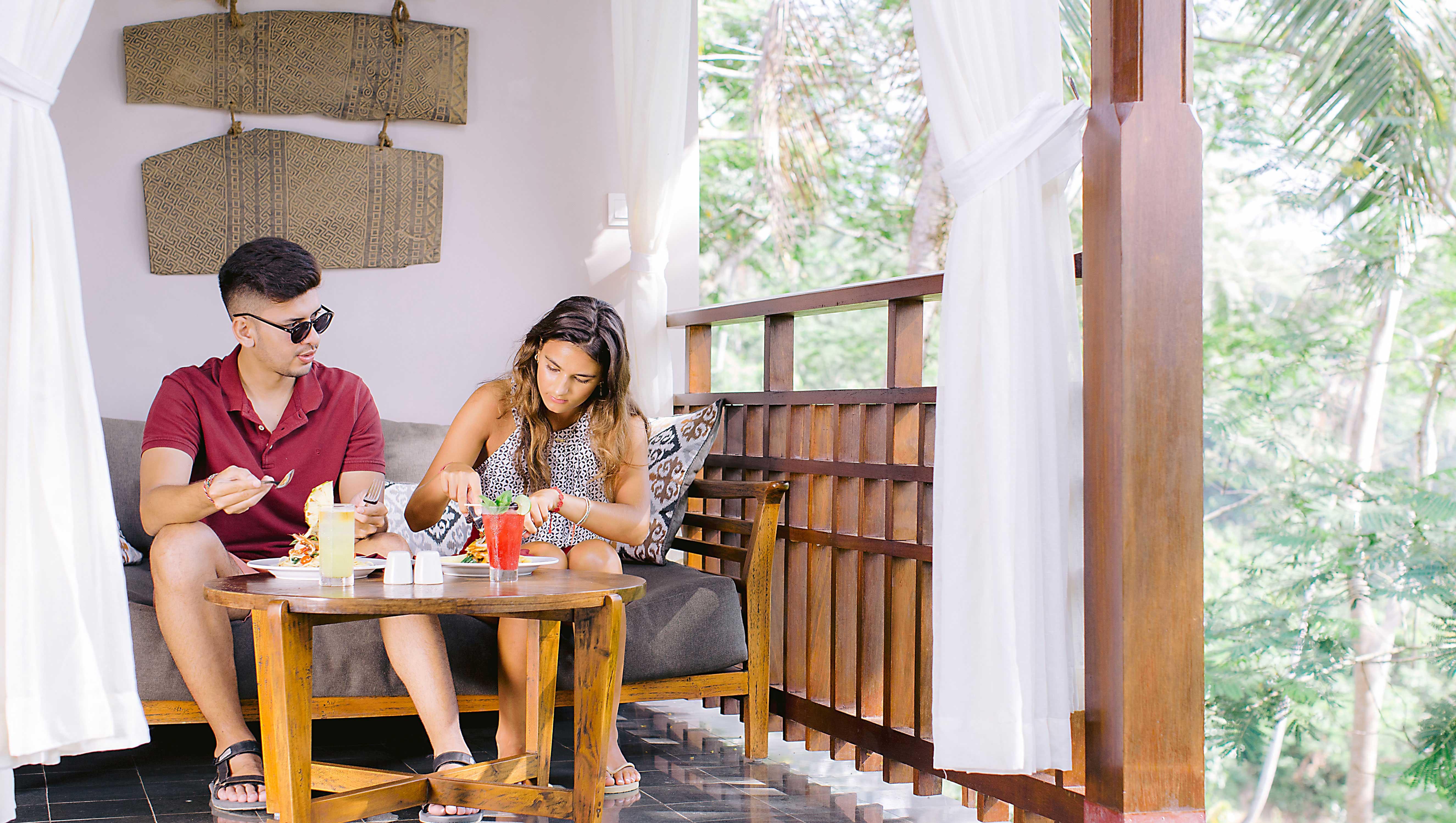Tejaprana Resort & Spa Ubud Exteriér fotografie A couple at the resort