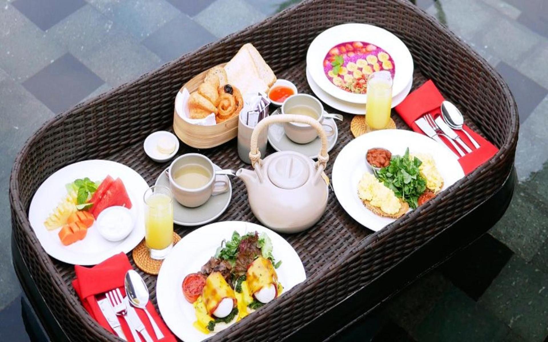Tejaprana Resort & Spa Ubud Exteriér fotografie A breakfast tray